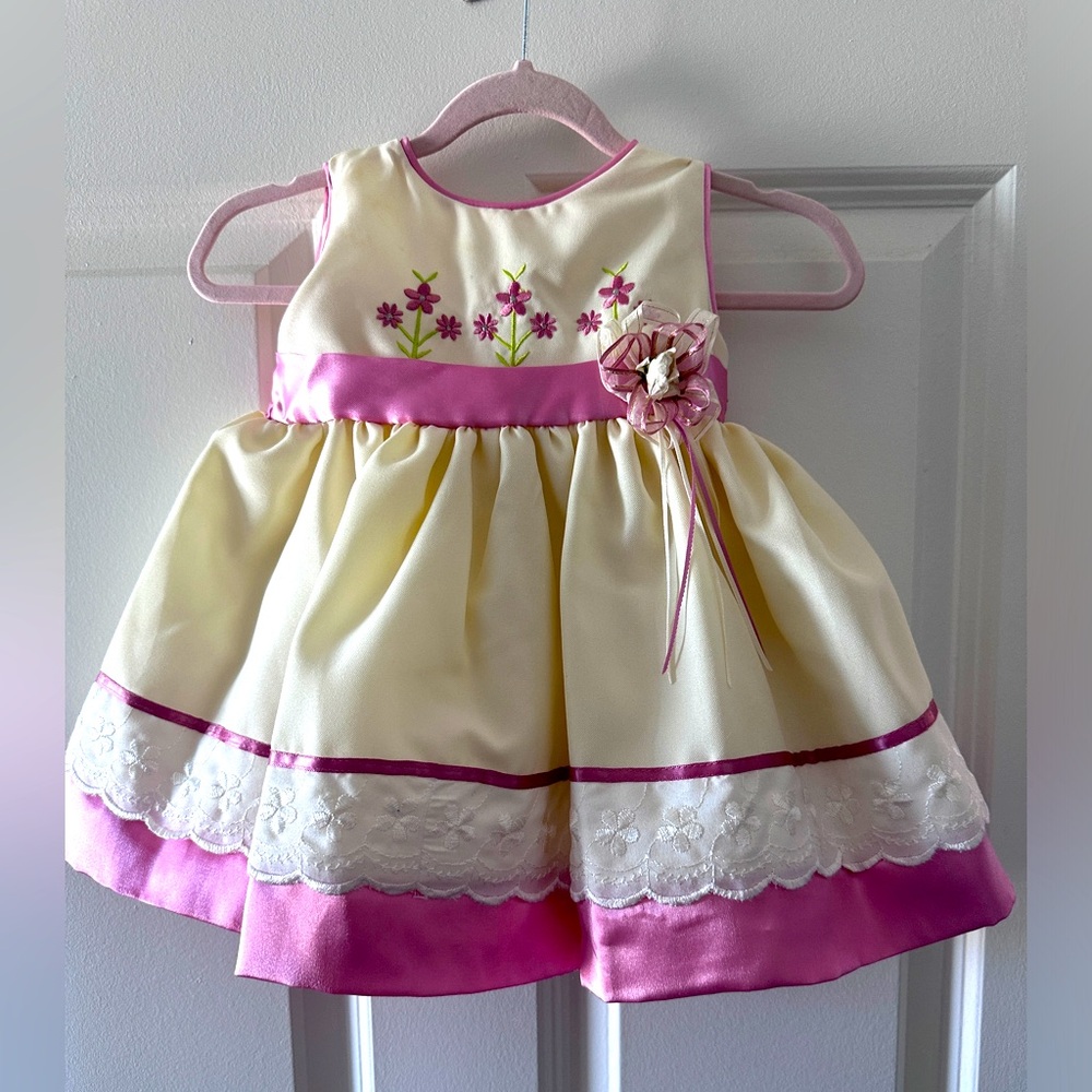 Handmade dress. Size 6-9 months